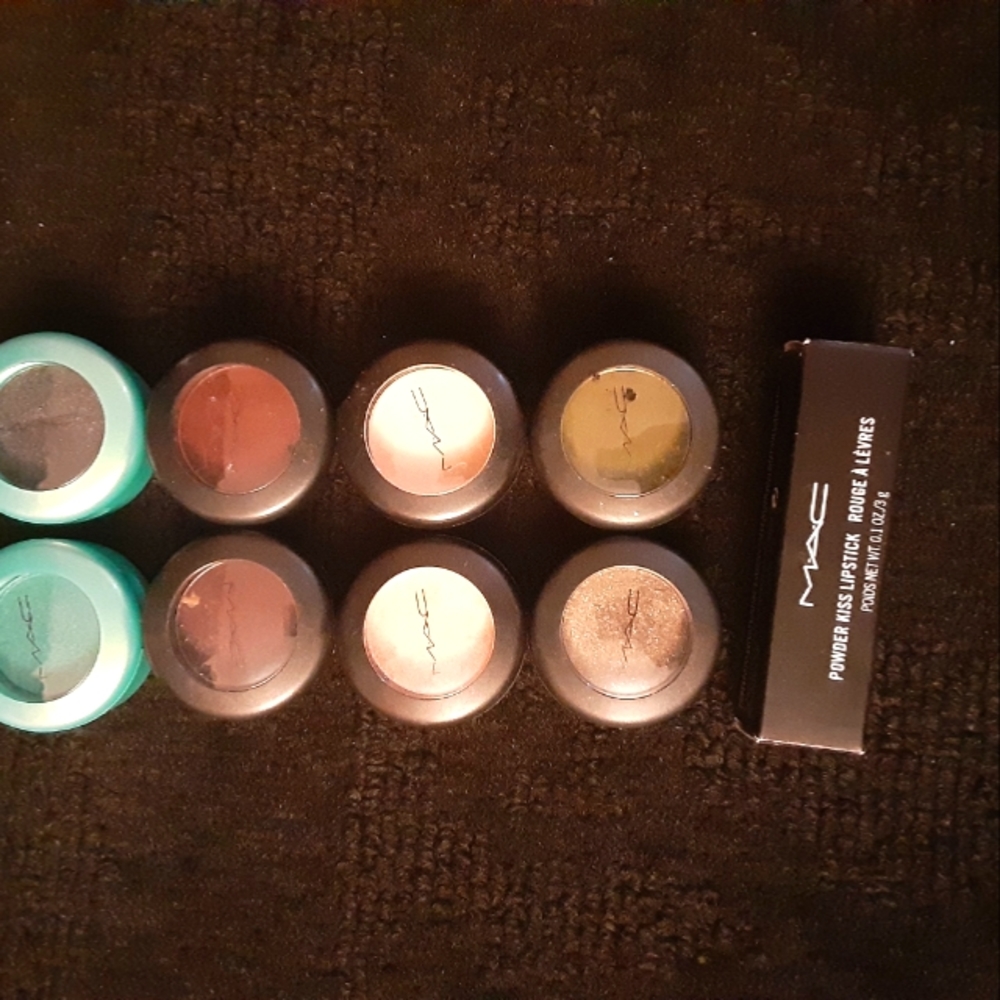 🎉SOLD on mercari HP! MAC Makeup Bundle - Picture 1 of 12